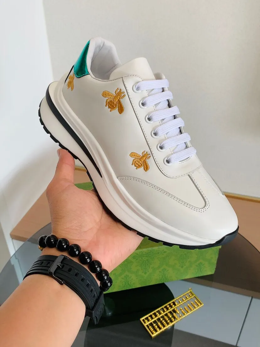Factory price 420. High-quality new GUCCI (Gucci) is launched simultaneously. New men's shoes, 😘fabrics are selected from imported cowhide, lining: sheepskin lining. 👍🏿 High-end ☄️ air-cushion molded anti-slip rubber outsole, exquisite lines, simple and elegant, comfortable and high-end for leisure travel. Code number: 38 to 44 (45 can be customized and cannot be returned or exchanged)
